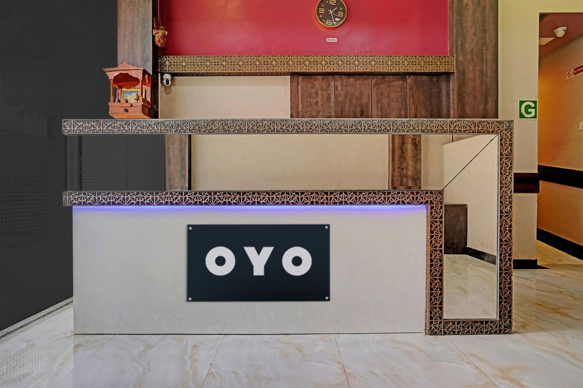Oyo Hotel Blue Sapphire Residency Near Chhatrapati Shivaji International Airport Мумбай Екстериор снимка