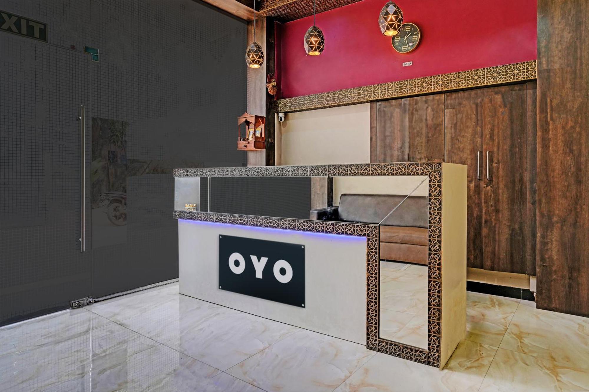 Oyo Hotel Blue Sapphire Residency Near Chhatrapati Shivaji International Airport Мумбай Екстериор снимка
